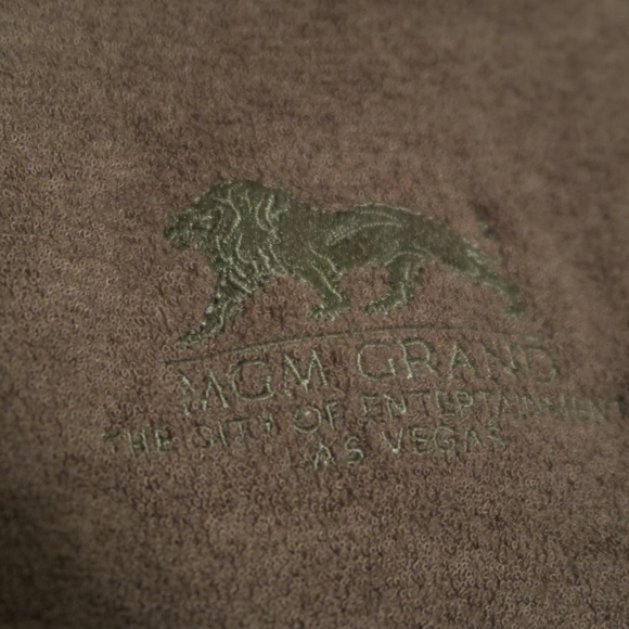 VTG MGM Grand Las Vegas City of Entertainment Polo - Picture 2 of 4